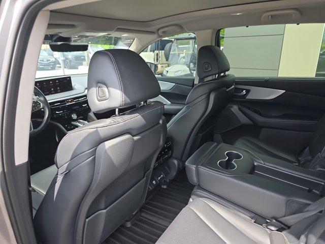 used 2023 Acura MDX car, priced at $43,538