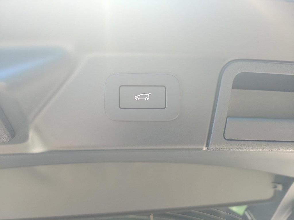 new 2025 Land Rover Range Rover Velar car, priced at $68,225