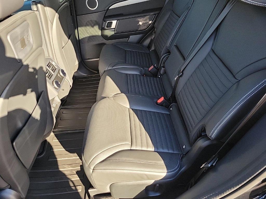 new 2025 Land Rover Discovery car, priced at $79,775