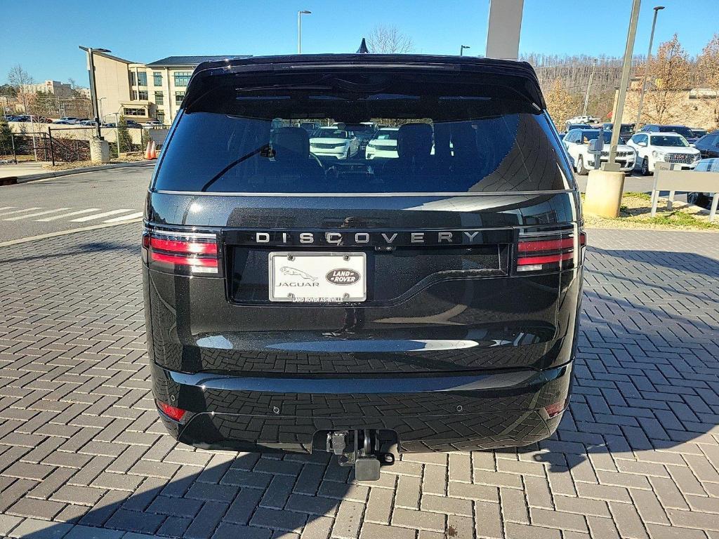 new 2025 Land Rover Discovery car, priced at $79,775