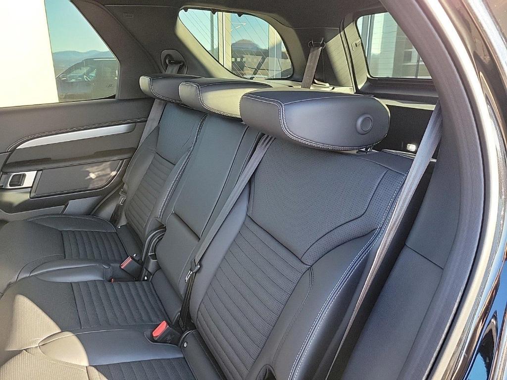 new 2025 Land Rover Discovery car, priced at $79,775