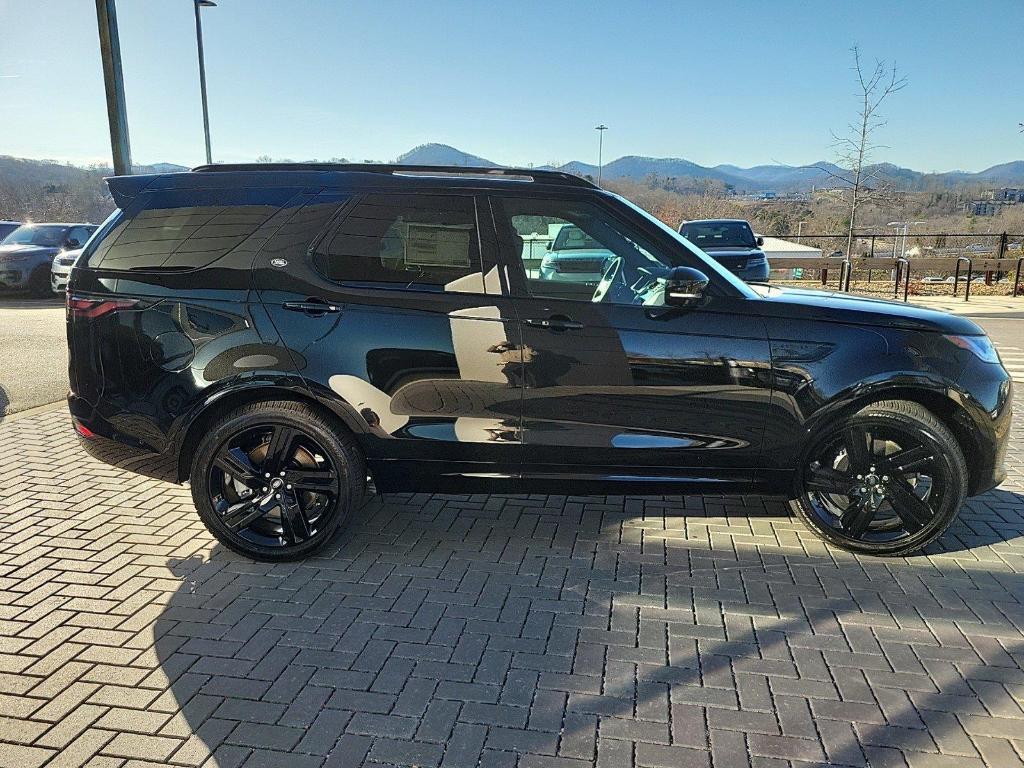 new 2025 Land Rover Discovery car, priced at $79,775