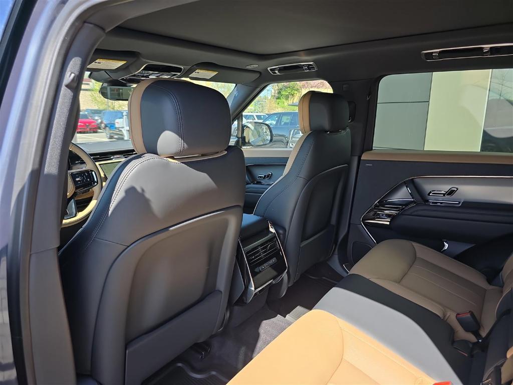 new 2025 Land Rover Range Rover Sport car, priced at $114,265