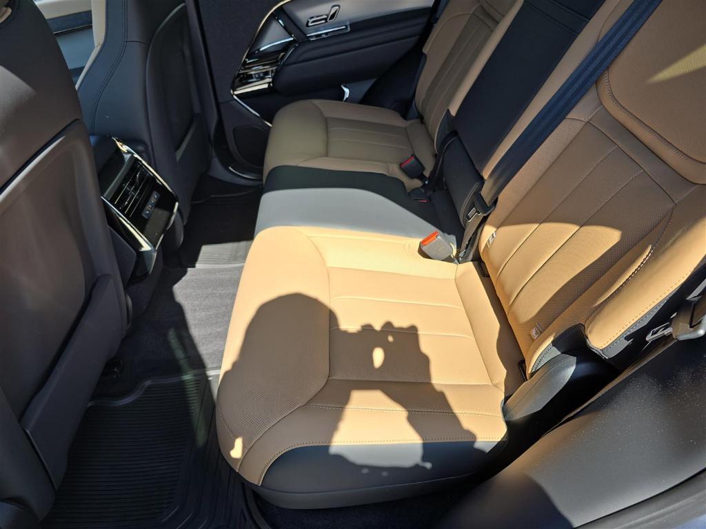 new 2025 Land Rover Range Rover Sport car, priced at $114,265