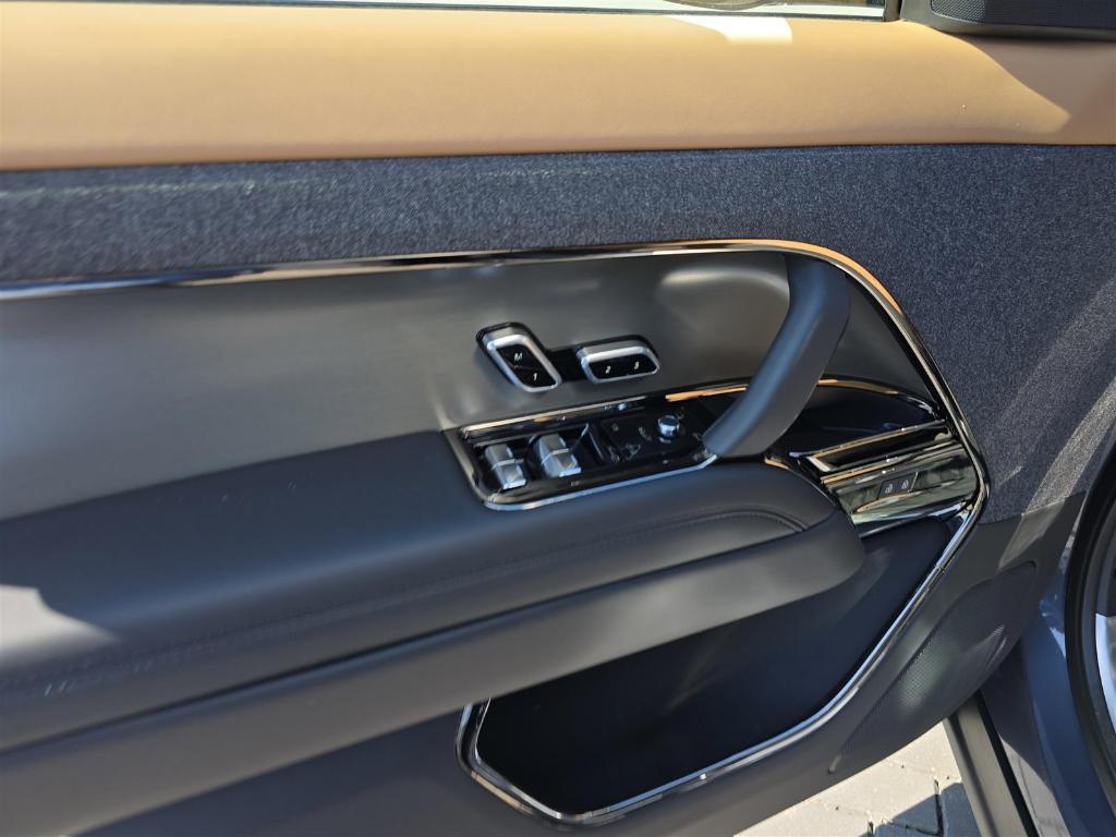 new 2025 Land Rover Range Rover Sport car, priced at $114,265