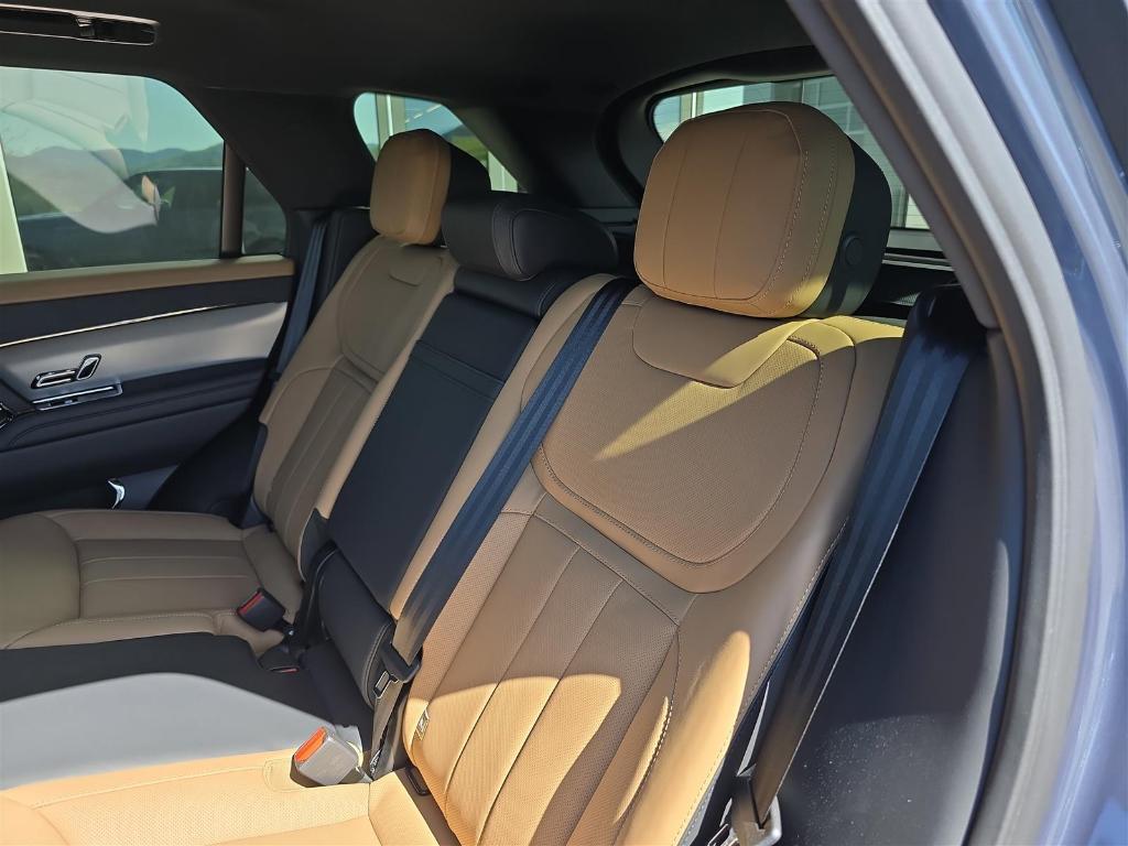 new 2025 Land Rover Range Rover Sport car, priced at $114,265