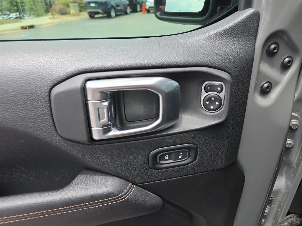 used 2022 Jeep Gladiator car, priced at $36,342