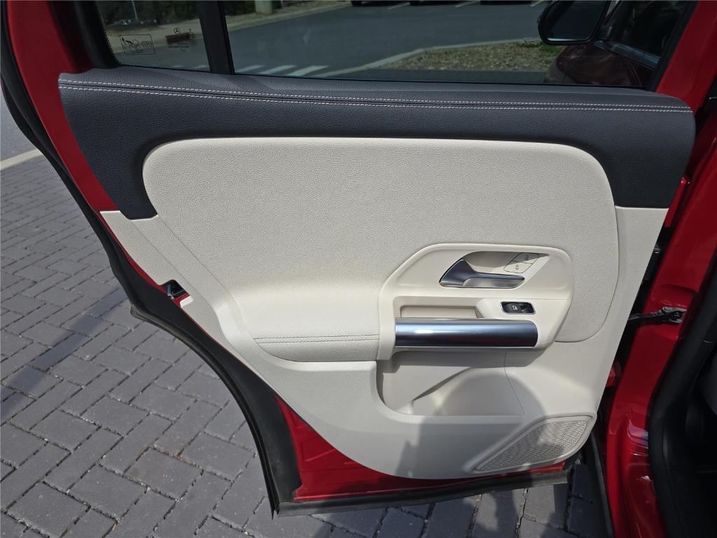 used 2022 Mercedes-Benz GLA 250 car, priced at $27,987