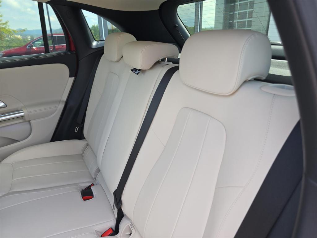 used 2022 Mercedes-Benz GLA 250 car, priced at $27,987