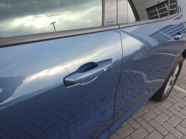 used 2025 Chevrolet Traverse car, priced at $34,987