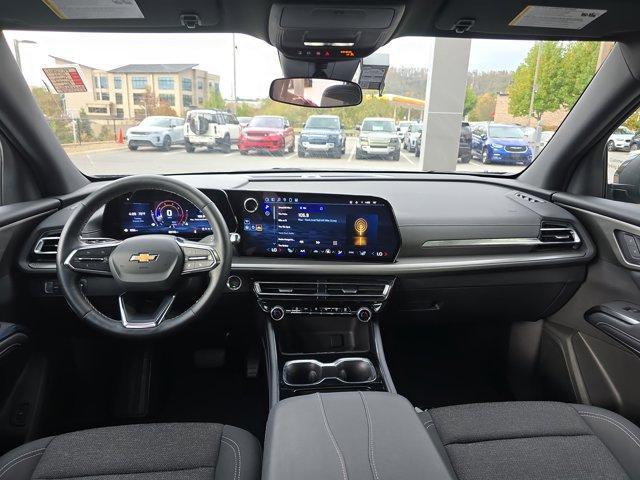 used 2025 Chevrolet Traverse car, priced at $34,987