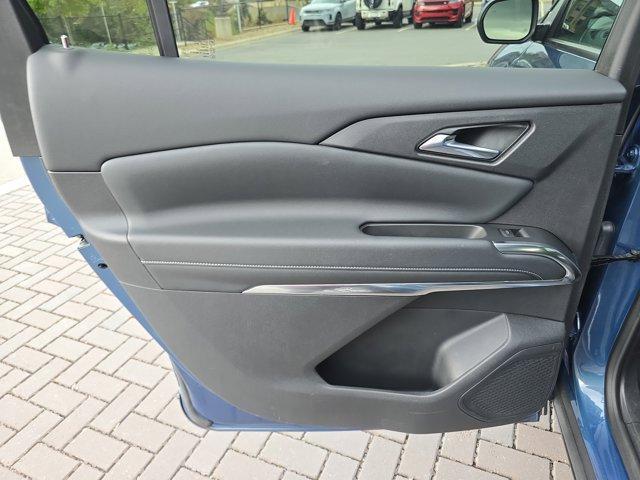 used 2025 Chevrolet Traverse car, priced at $34,987