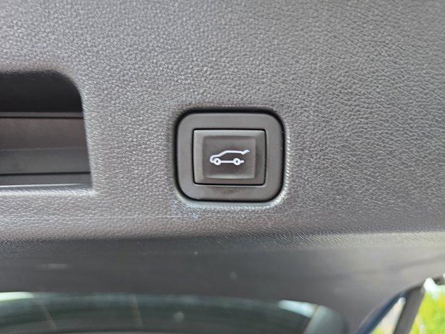 used 2025 Chevrolet Traverse car, priced at $34,987