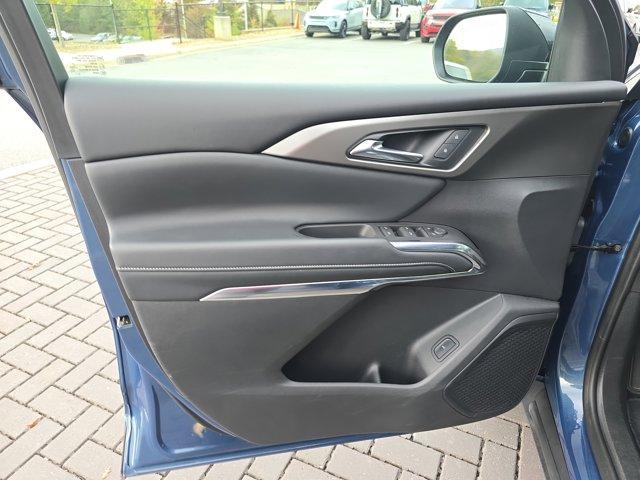 used 2025 Chevrolet Traverse car, priced at $34,987