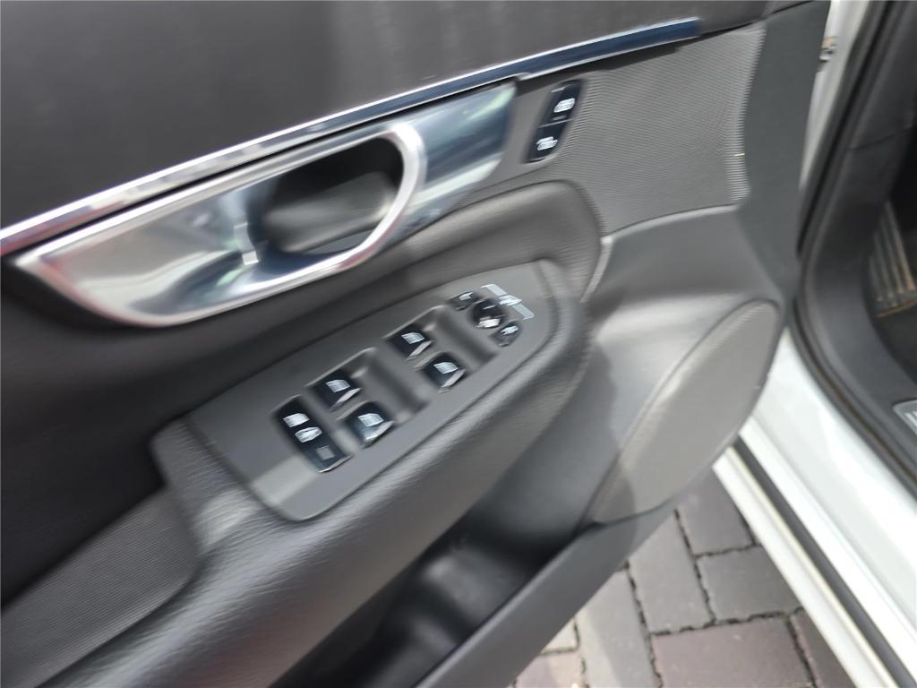 used 2020 Volvo XC90 car, priced at $24,987