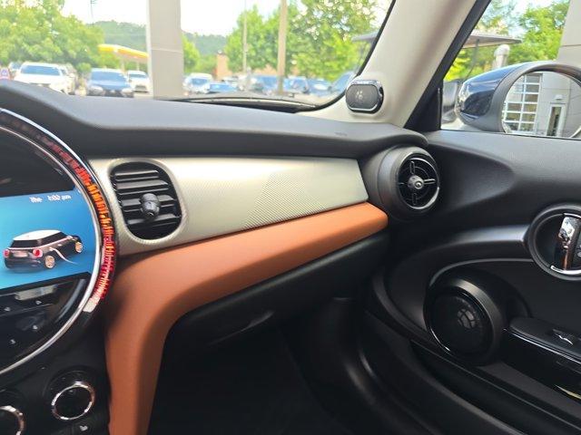 used 2024 MINI SE Hardtop car, priced at $26,308