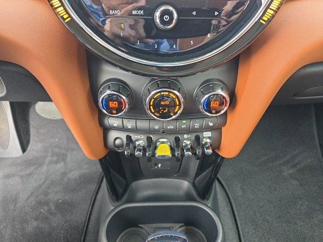 used 2024 MINI SE Hardtop car, priced at $26,308