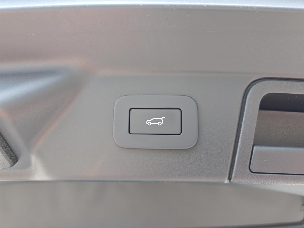 new 2026 Land Rover Range Rover Velar car, priced at $78,902