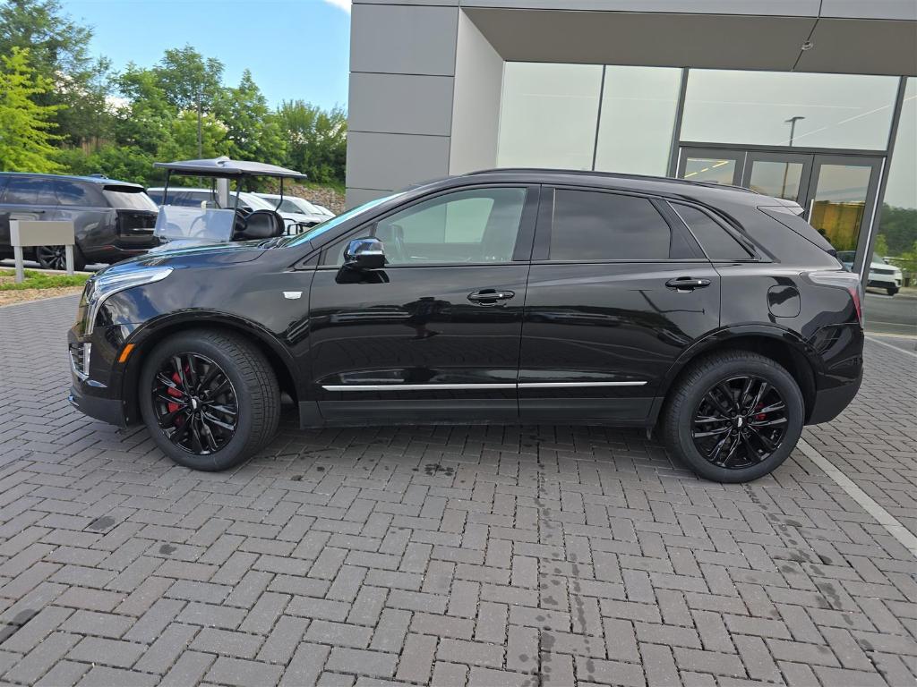 used 2022 Cadillac XT5 car, priced at $36,980