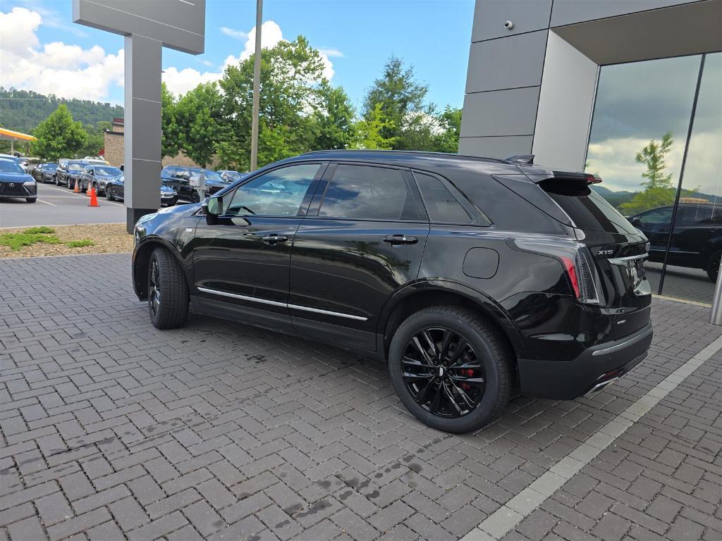 used 2022 Cadillac XT5 car, priced at $36,980