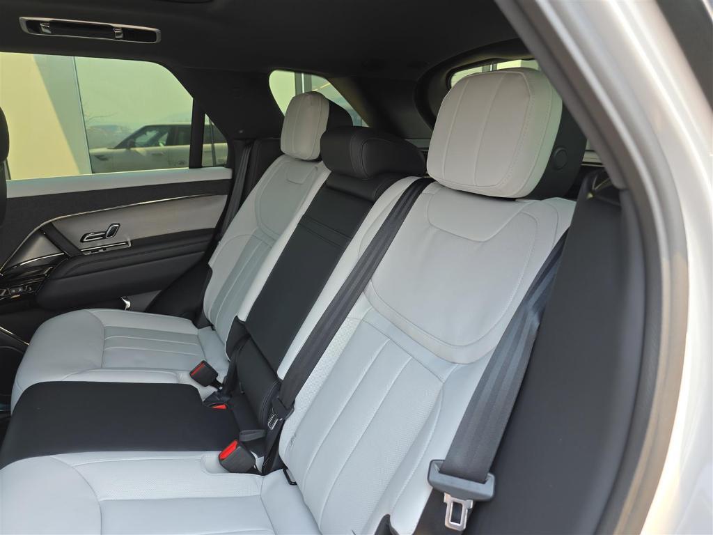 new 2025 Land Rover Range Rover Sport car, priced at $115,565