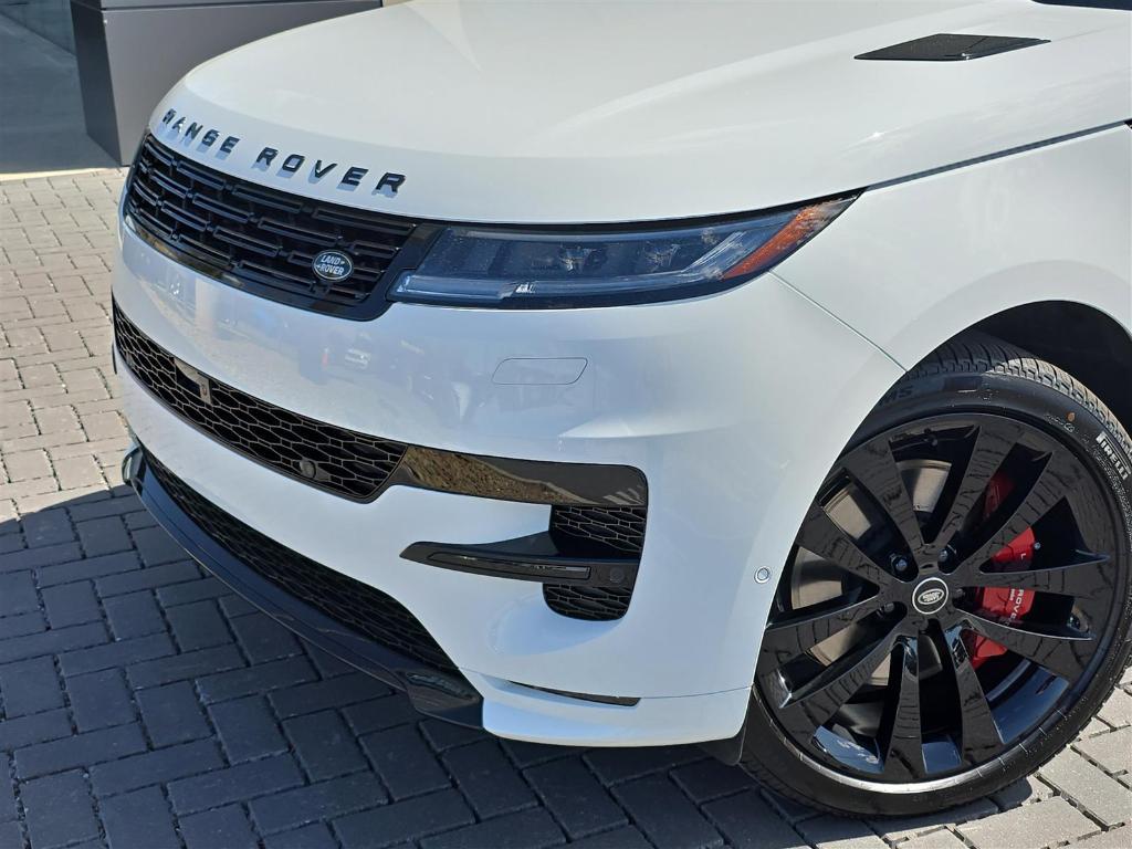 new 2025 Land Rover Range Rover Sport car, priced at $121,325