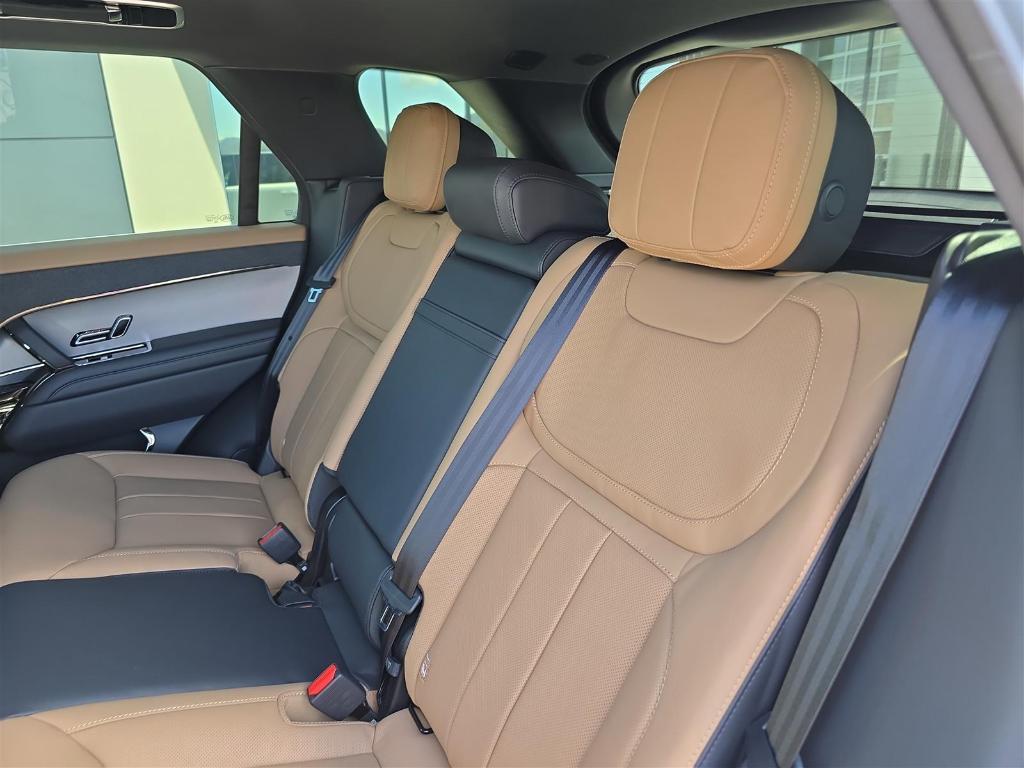 new 2025 Land Rover Range Rover Sport car, priced at $121,325