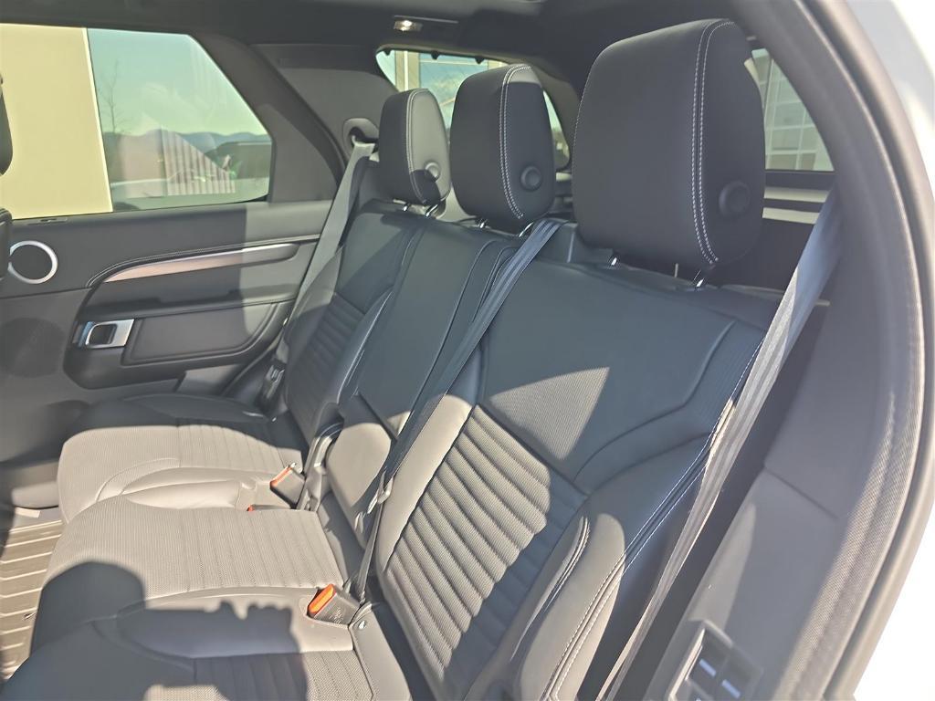 new 2025 Land Rover Discovery car, priced at $86,268