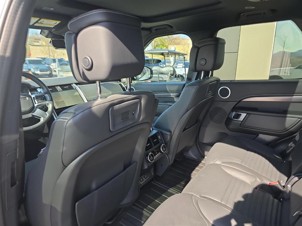 new 2025 Land Rover Discovery car, priced at $86,268