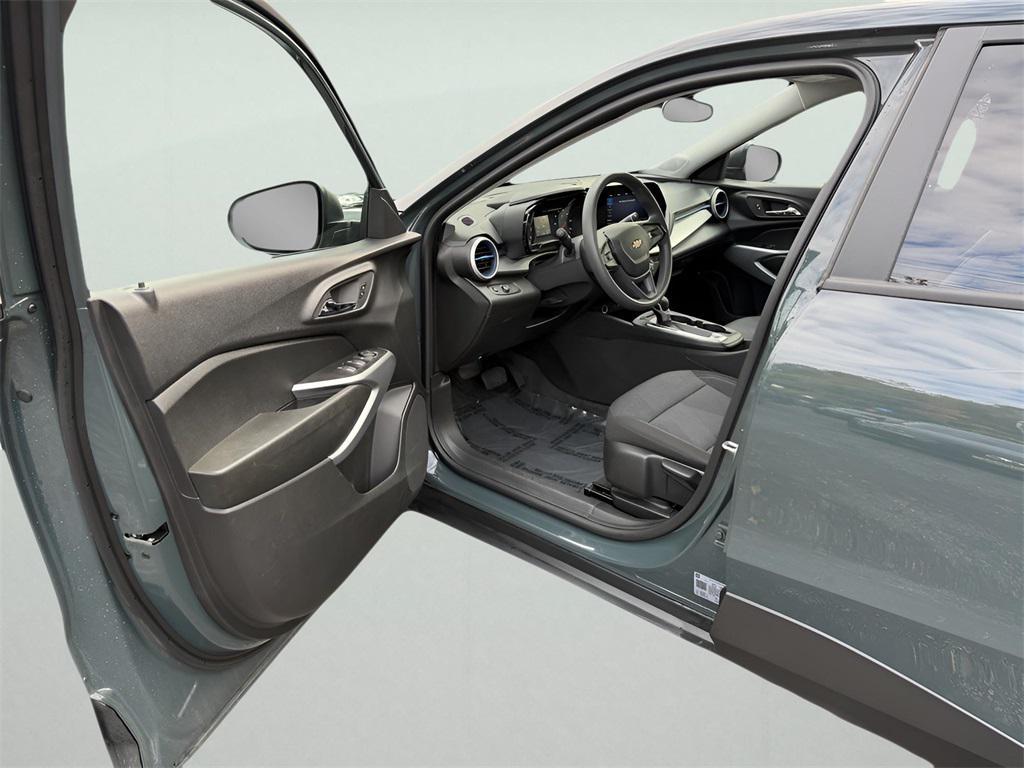 used 2025 Chevrolet Trax car, priced at $19,495