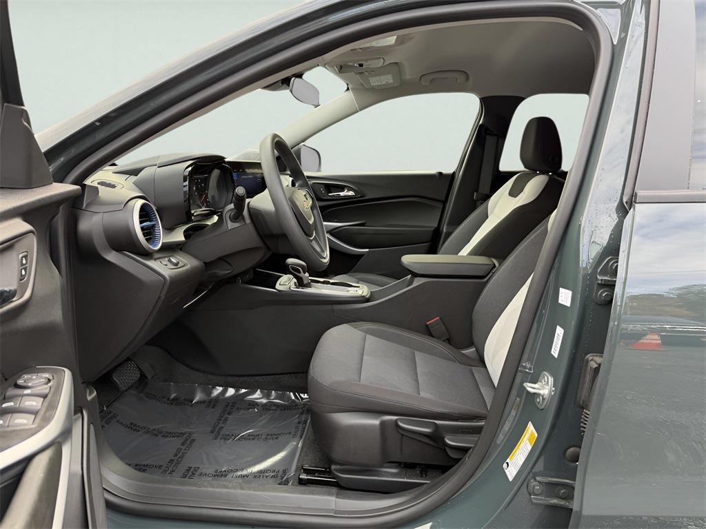 used 2025 Chevrolet Trax car, priced at $19,495