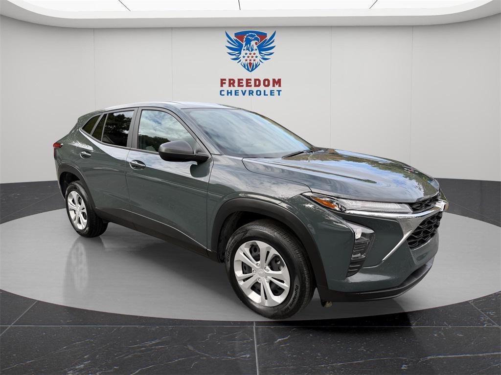 used 2025 Chevrolet Trax car, priced at $19,495