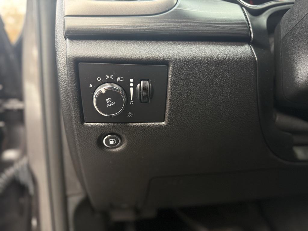 used 2019 Jeep Grand Cherokee car, priced at $17,995