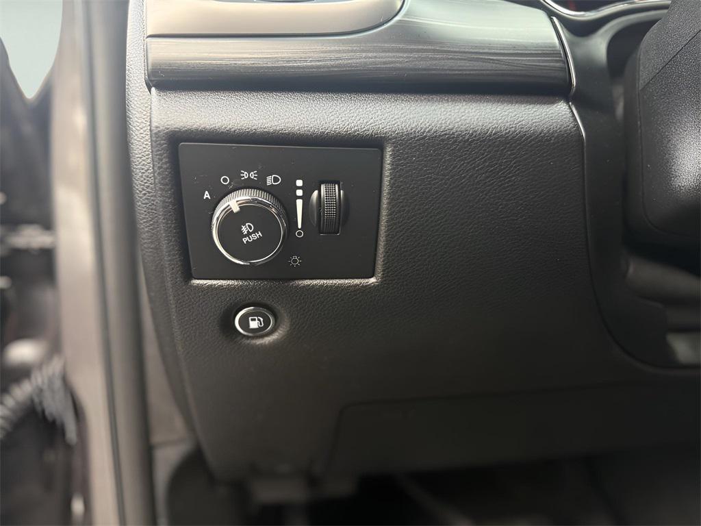 used 2019 Jeep Grand Cherokee car, priced at $16,495