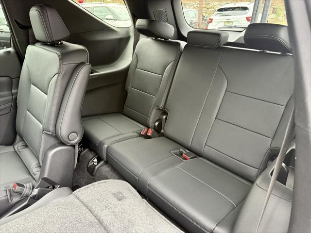 new 2025 Chevrolet Traverse car, priced at $43,095
