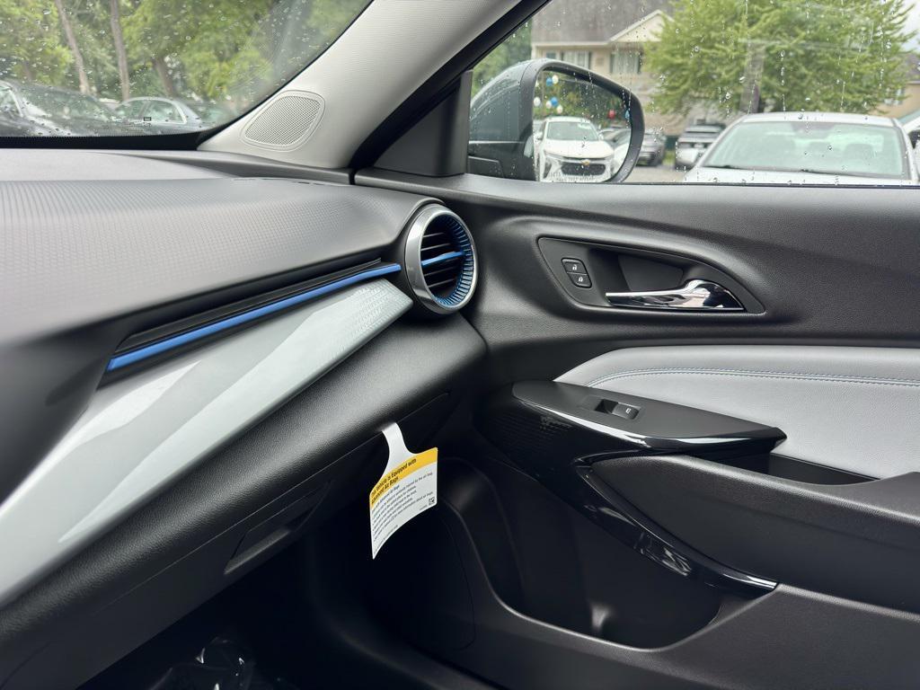 new 2025 Chevrolet Trax car, priced at $24,211
