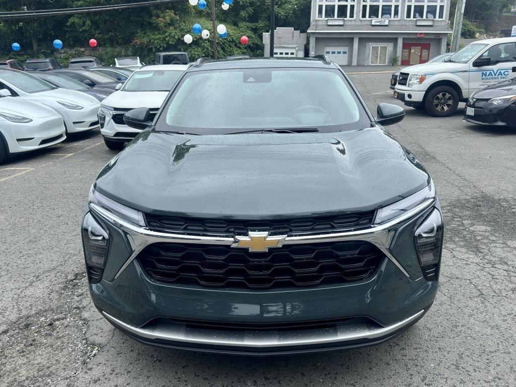 new 2025 Chevrolet Trax car, priced at $24,211