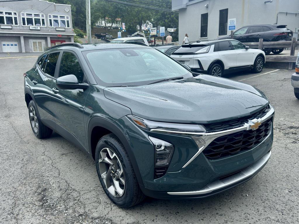 new 2025 Chevrolet Trax car, priced at $24,211