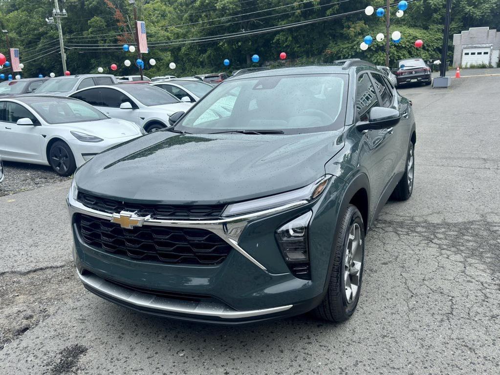 new 2025 Chevrolet Trax car, priced at $24,211