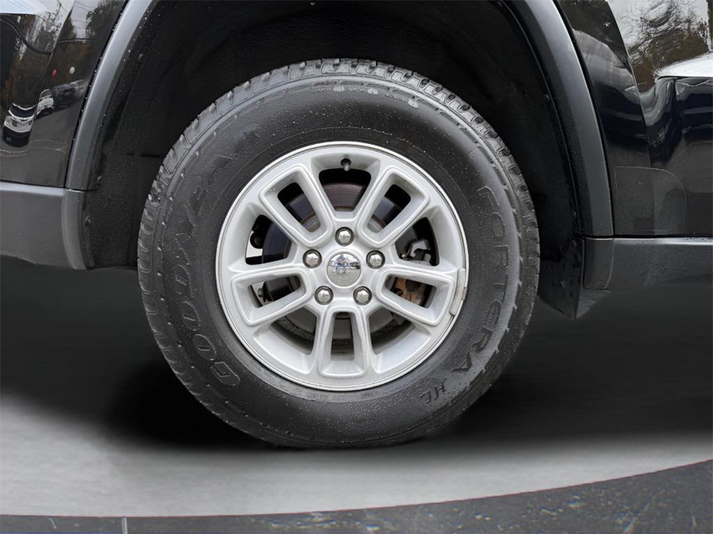 used 2018 Jeep Grand Cherokee car, priced at $17,895