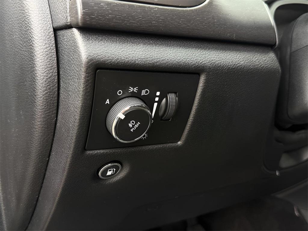 used 2018 Jeep Grand Cherokee car, priced at $17,895