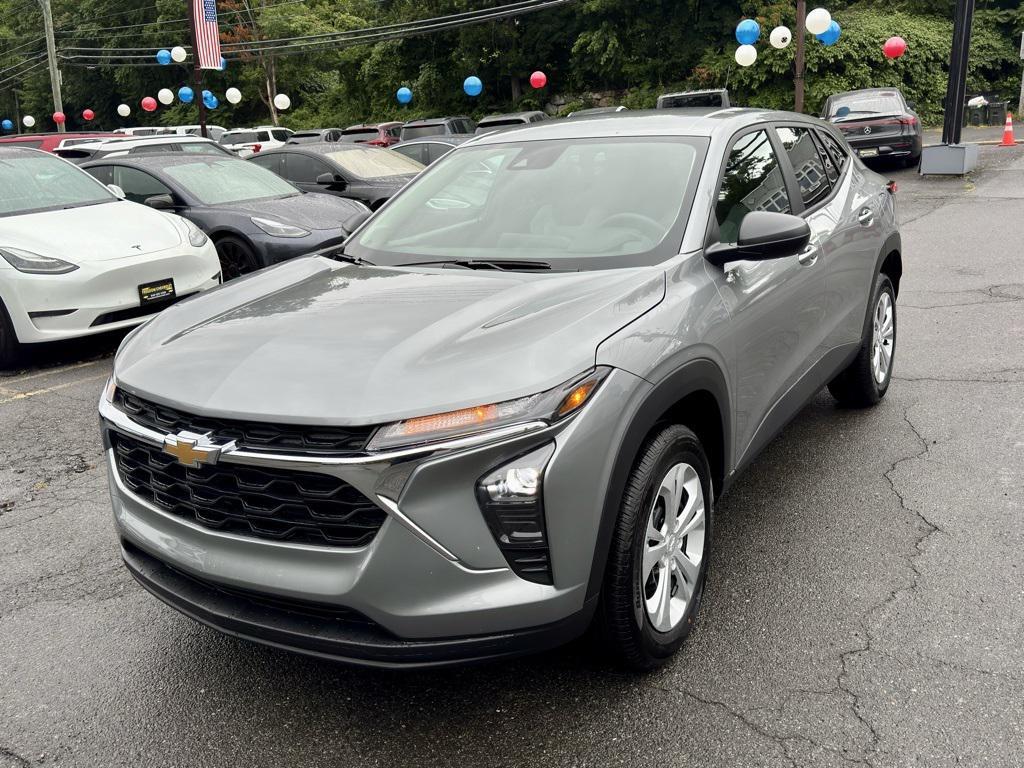 new 2025 Chevrolet Trax car, priced at $21,028