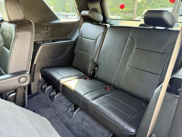 used 2023 Chevrolet Traverse car, priced at $32,795