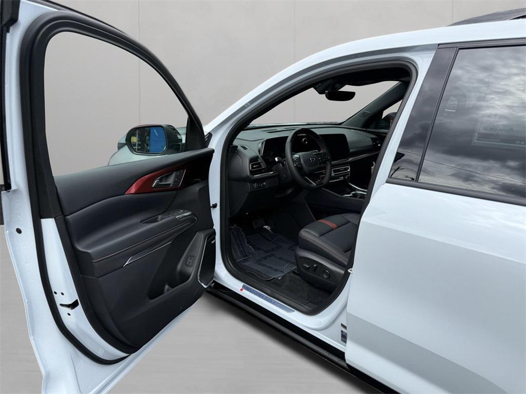 new 2026 Chevrolet Traverse car, priced at $57,490