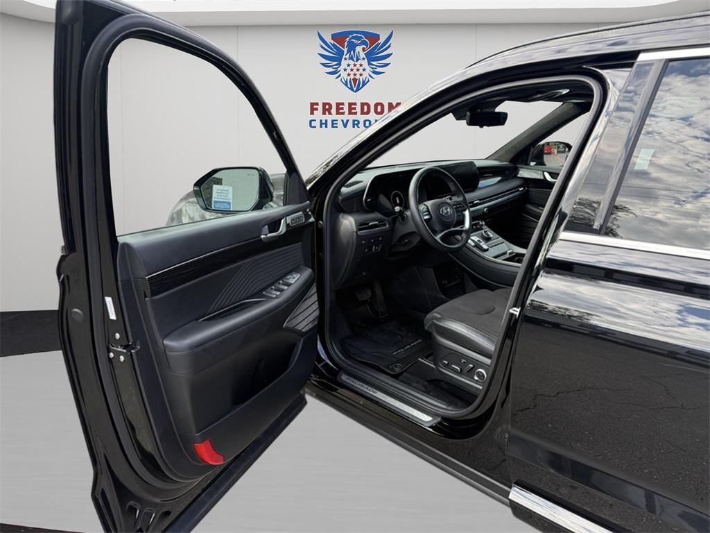 used 2024 Hyundai Palisade car, priced at $43,695