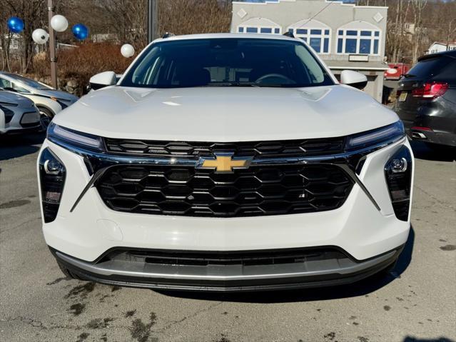 new 2025 Chevrolet Trax car, priced at $23,152