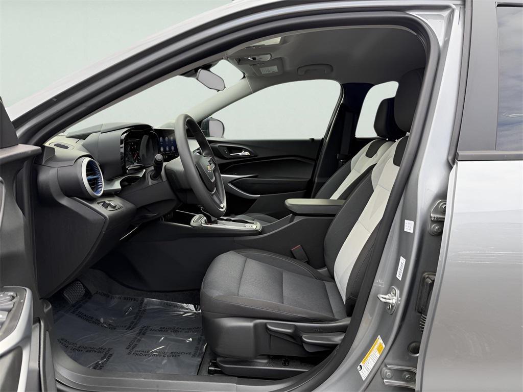 used 2025 Chevrolet Trax car, priced at $19,495