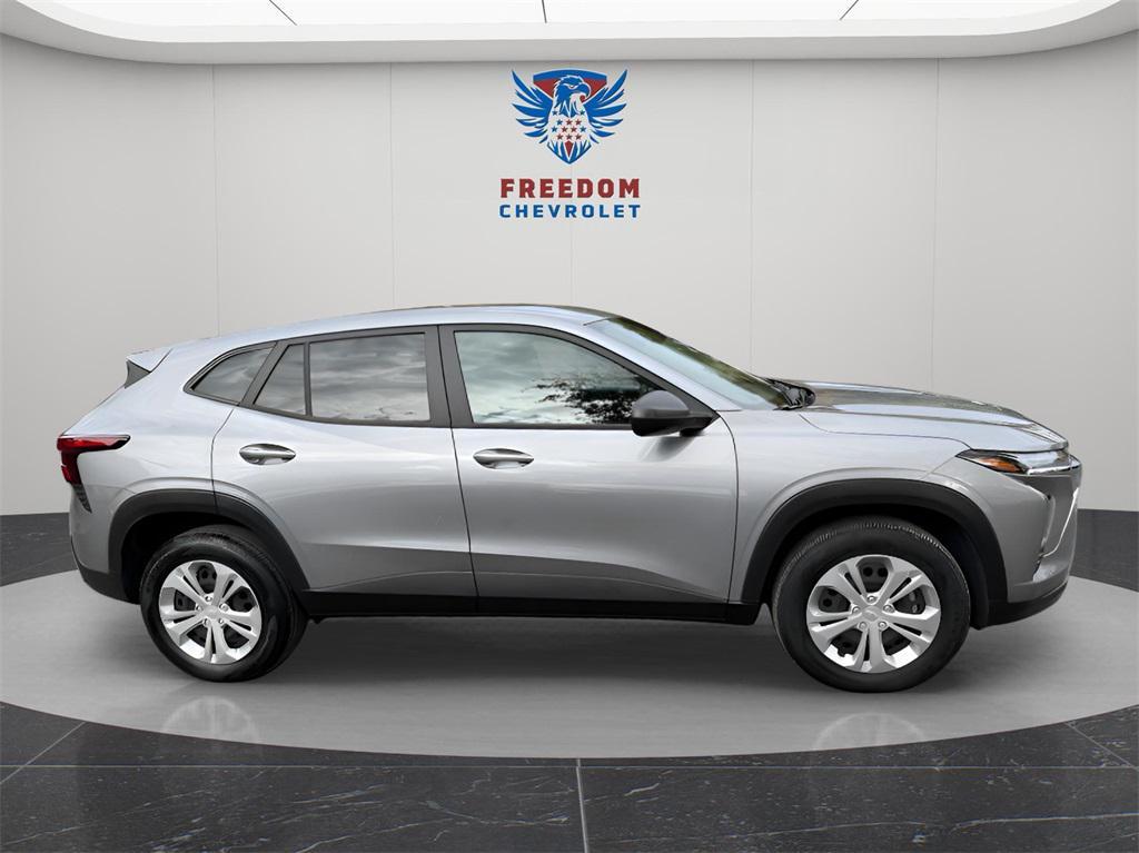used 2025 Chevrolet Trax car, priced at $19,495