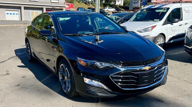 new 2025 Chevrolet Malibu car, priced at $28,258