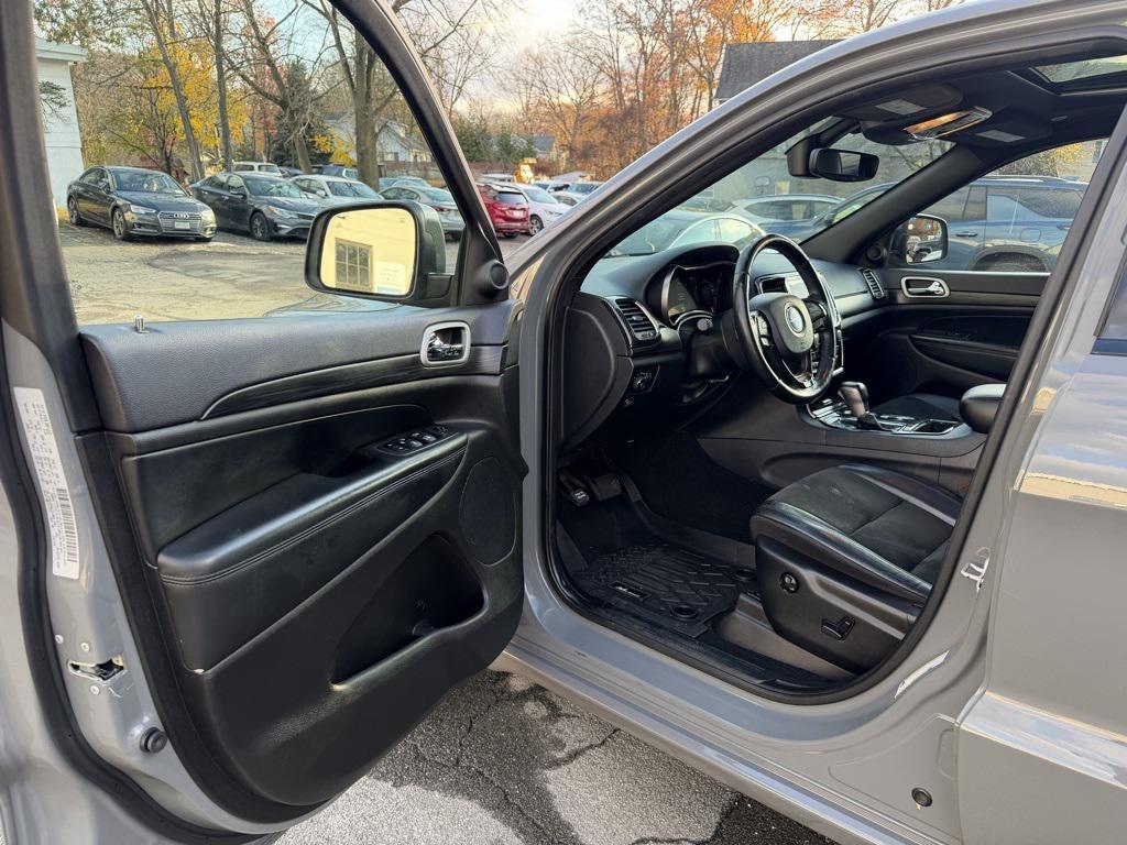 used 2020 Jeep Grand Cherokee car, priced at $21,495